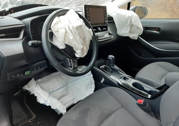 Toyota Corolla cena 26700 przebieg: 44000, rok produkcji 2021 z Gołańcz małe 56